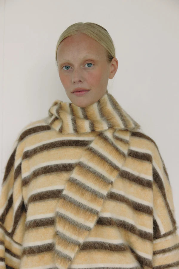 The Hooded Scarf, Stripe