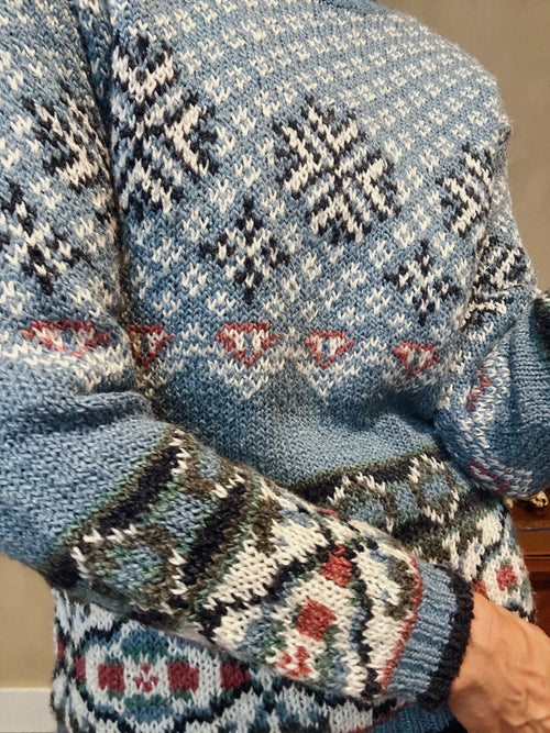 Baxter and Wells blue knit sweater