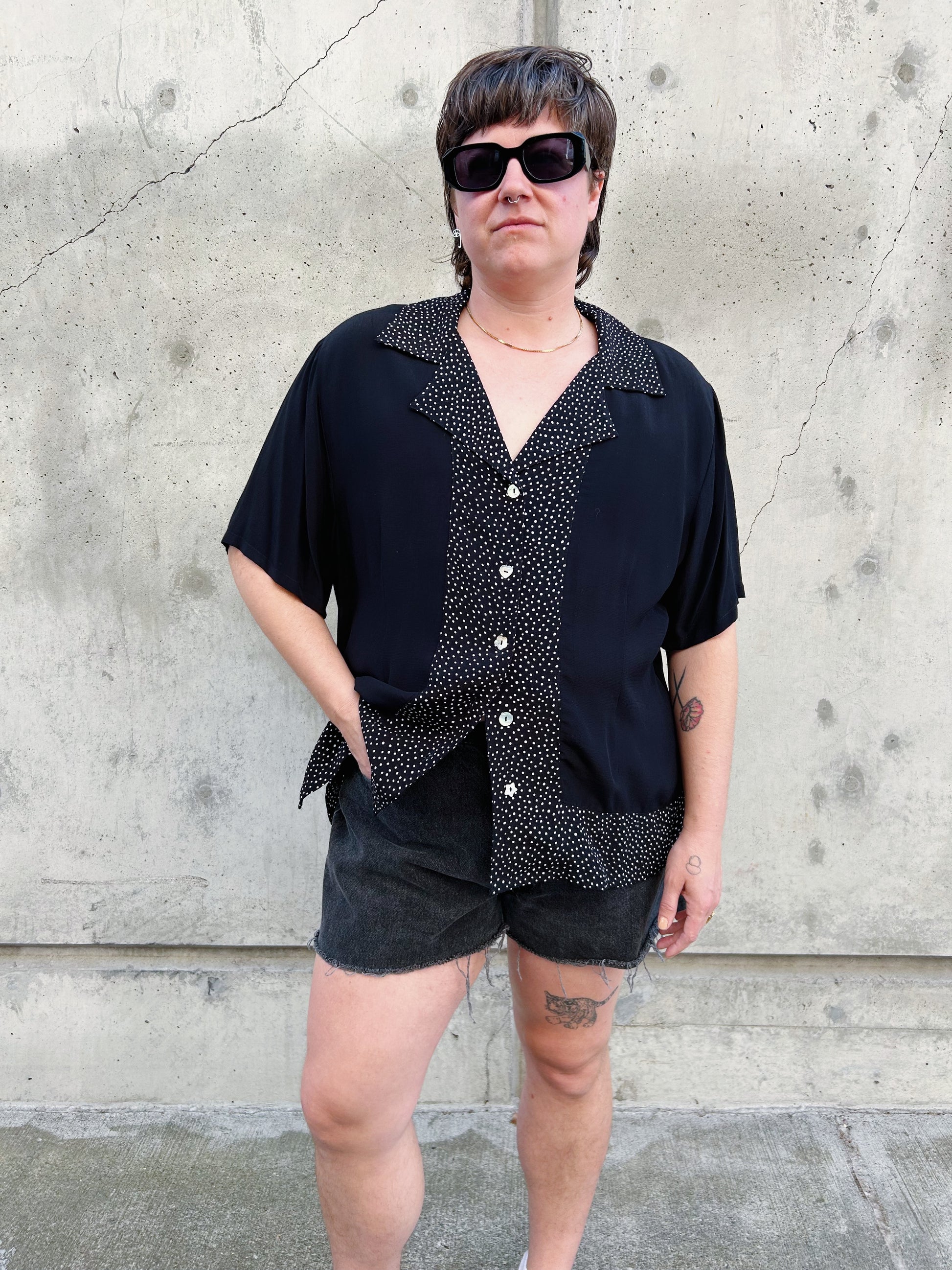 D&D black & polka dot rayon s/s shirt