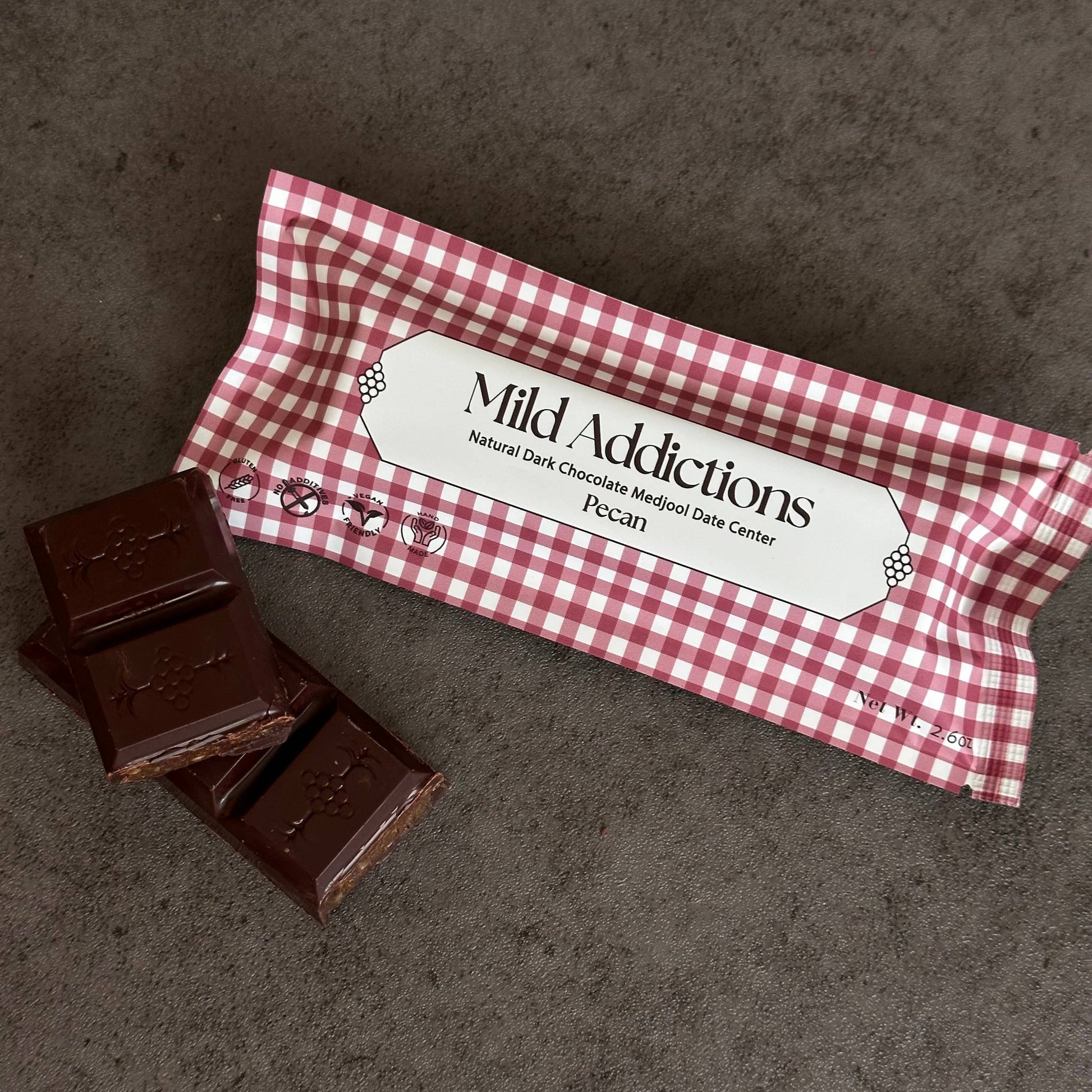 Dark Chocolate Bar with Pecan & Medjool Date Center— 2.6 oz