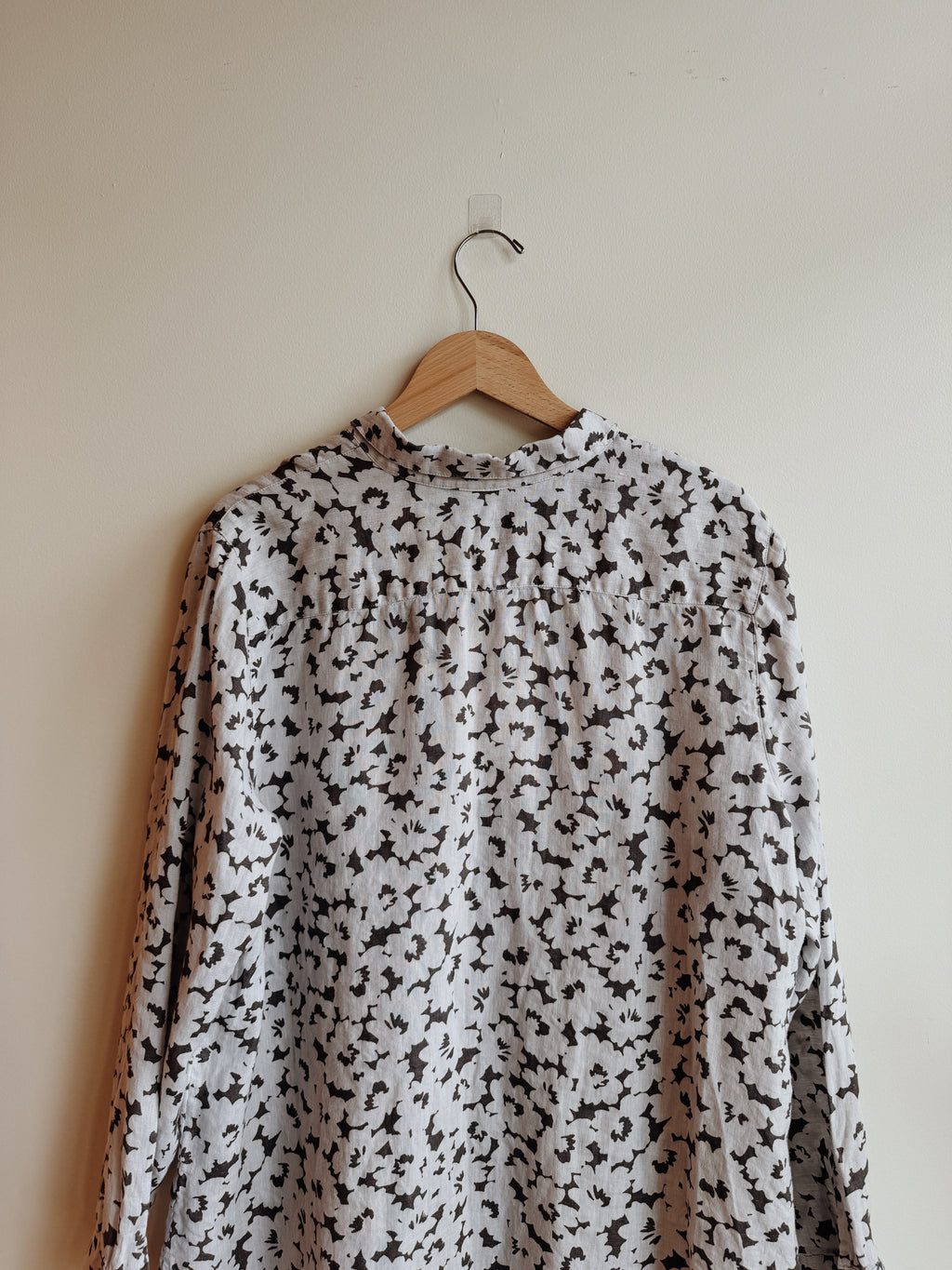 Linen Buttondown