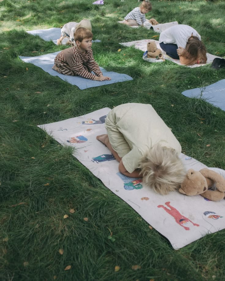 Kid's Yoga Class - 8/9
