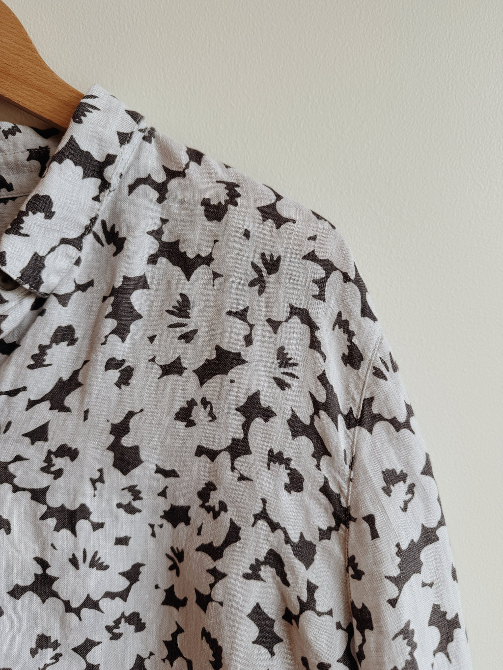Linen Buttondown