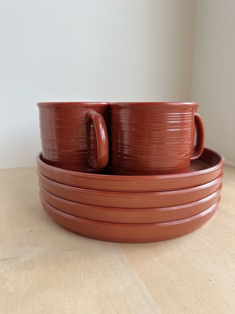 70's Ribbed Place Setting