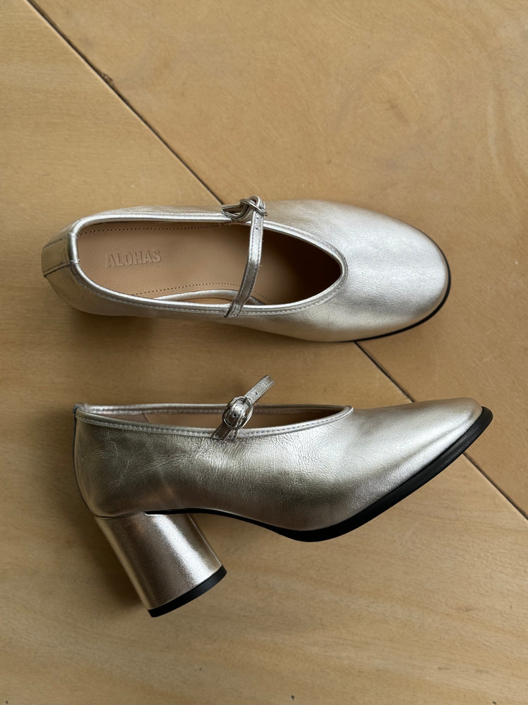 Esha Silver Pumps