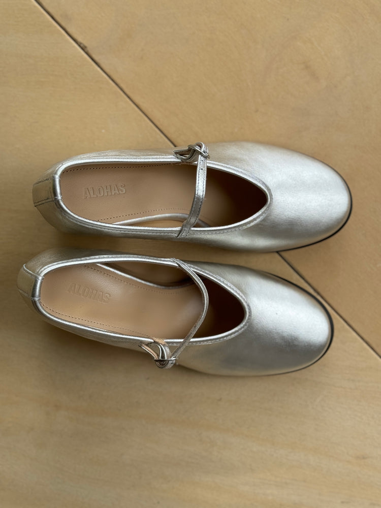 Esha Silver Pumps