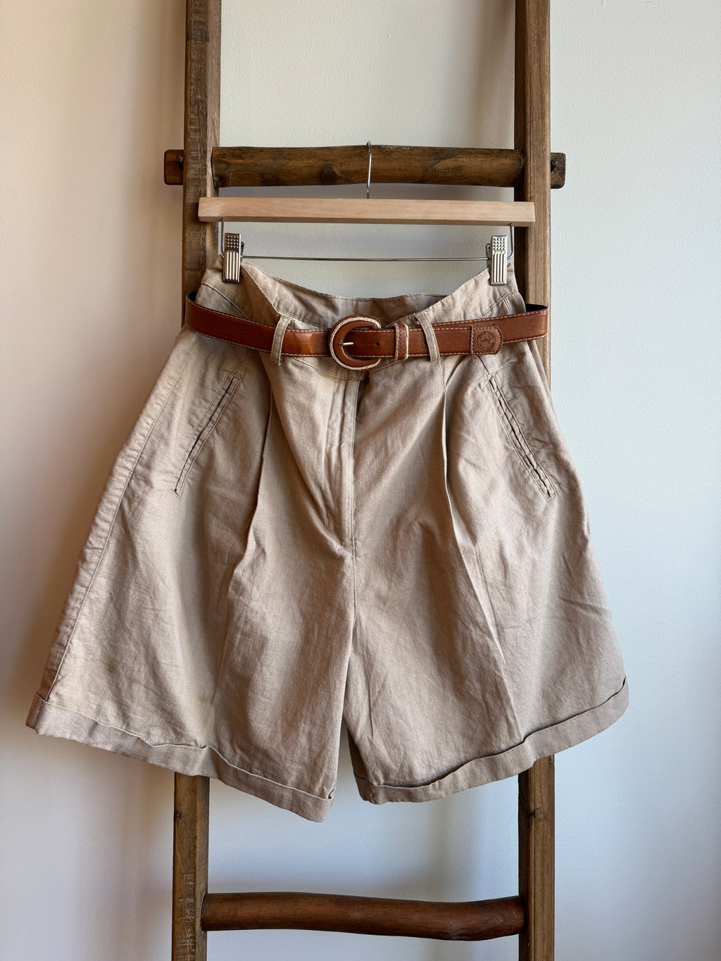 Linen Blend Shorts w Belt