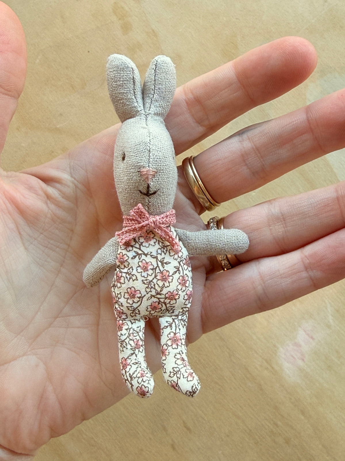 Mini Rabbit - Rose