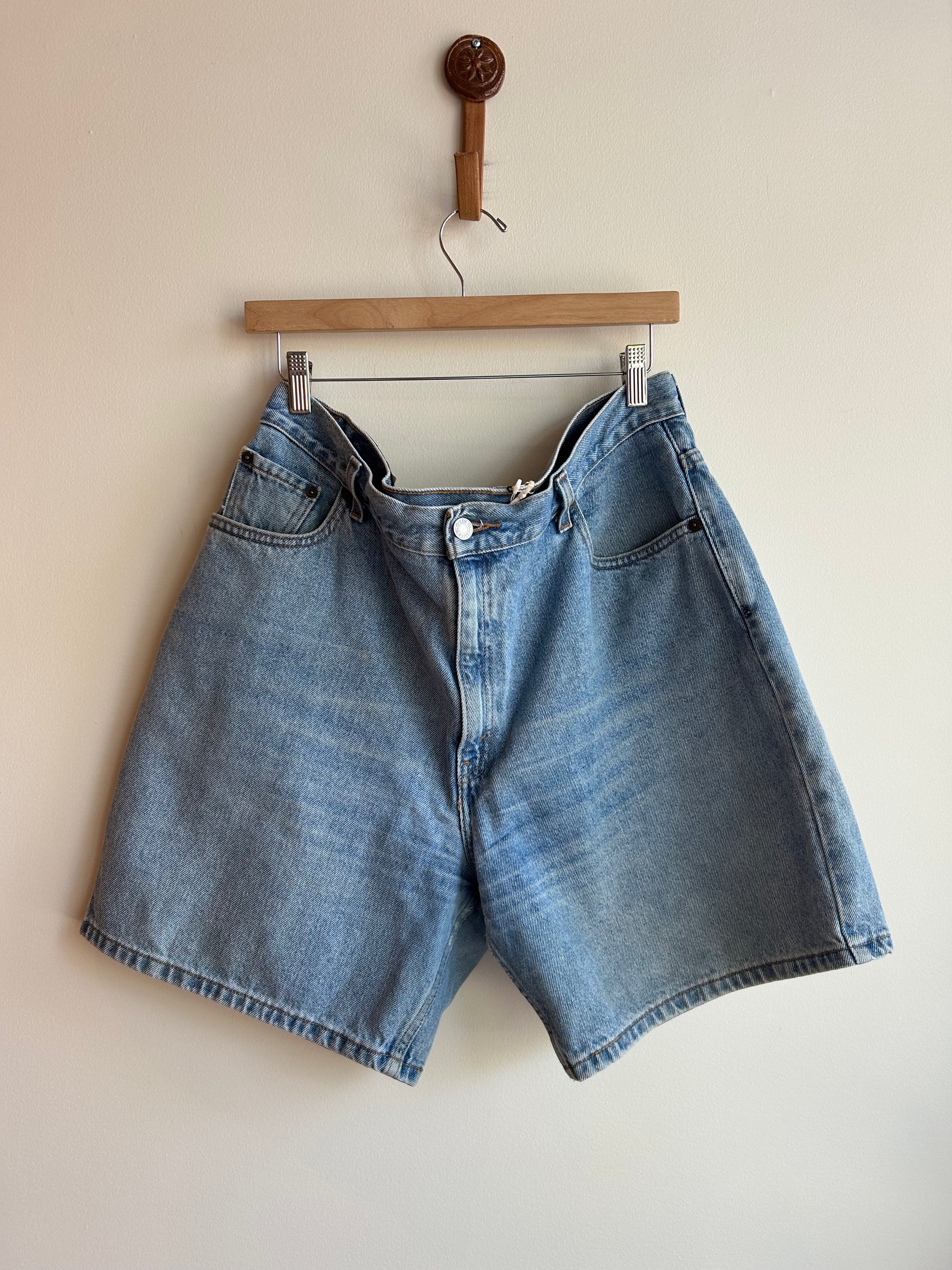 Levi's denim shorts - 36"