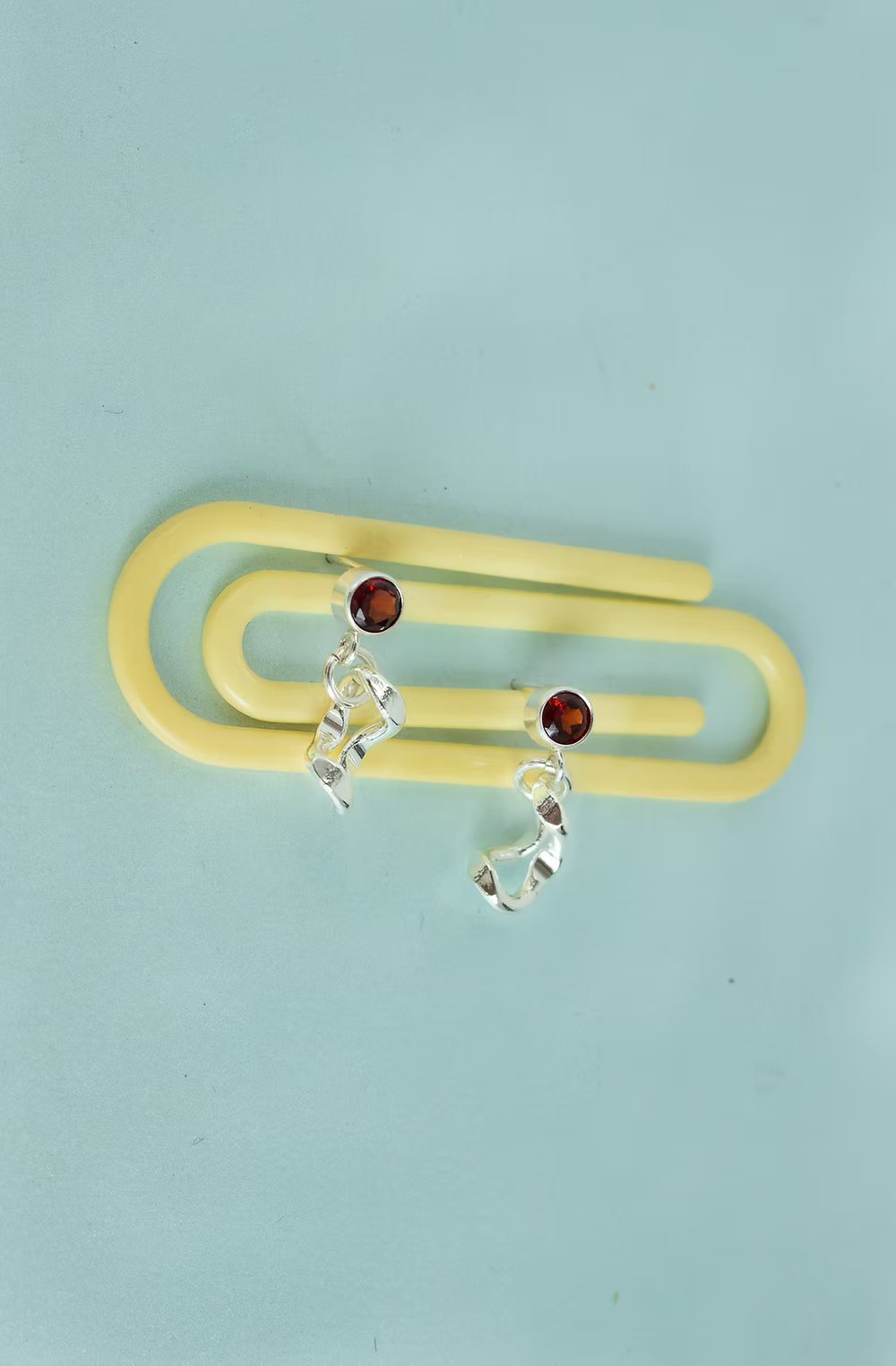 Red Vine Studs