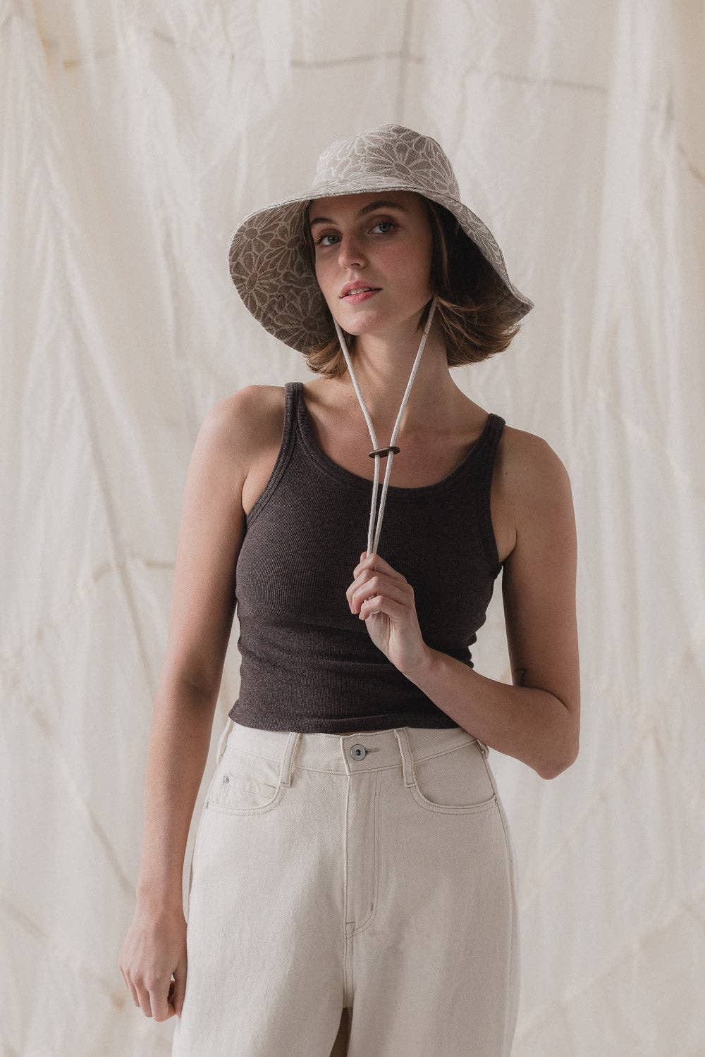 Gardener's Hat in Daisy Jacquard Linen